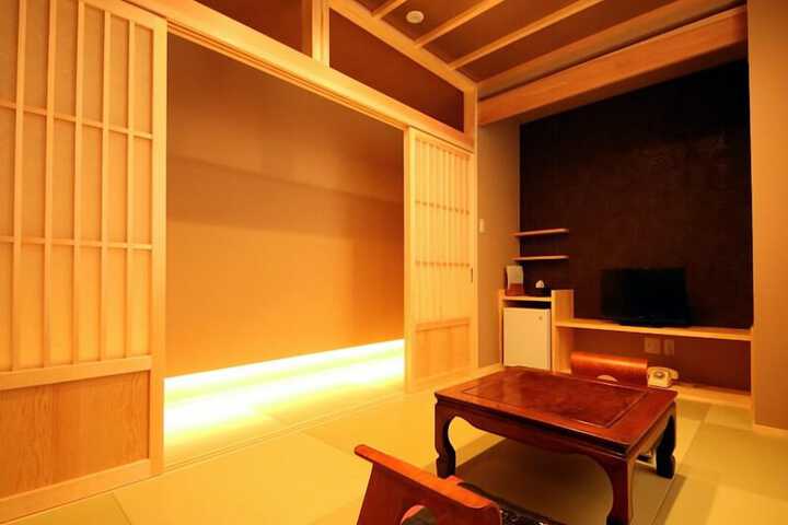 Room 8 of 49