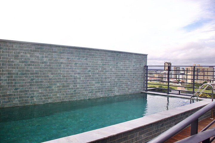 Pool 20 of 38