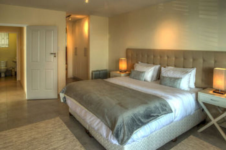 Room 12 of 36