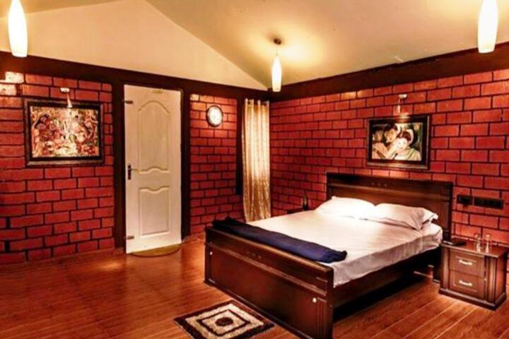 Room 4 of 6
