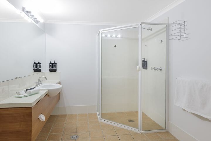 Room 18 of 28