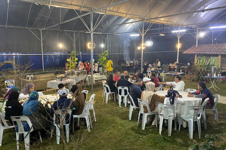 Dining 18 of 41