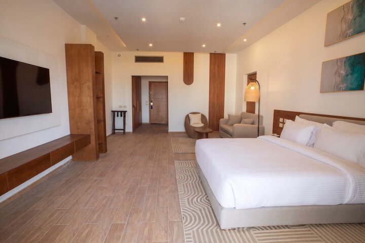 Room 53 of 146