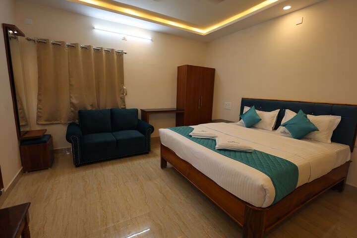 Room 8 of 25