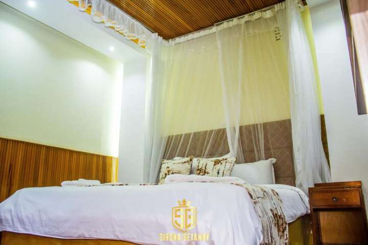 Room 16 of 42
