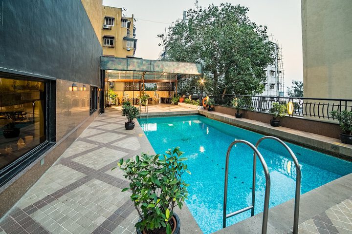 Pool 63 of 110