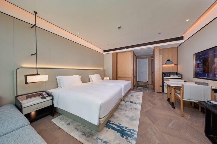 Room 7 of 24