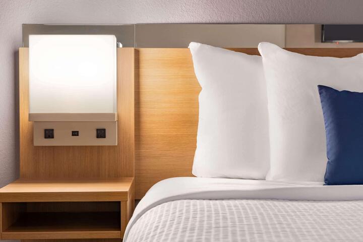 2 Queen Beds (3 of 12)