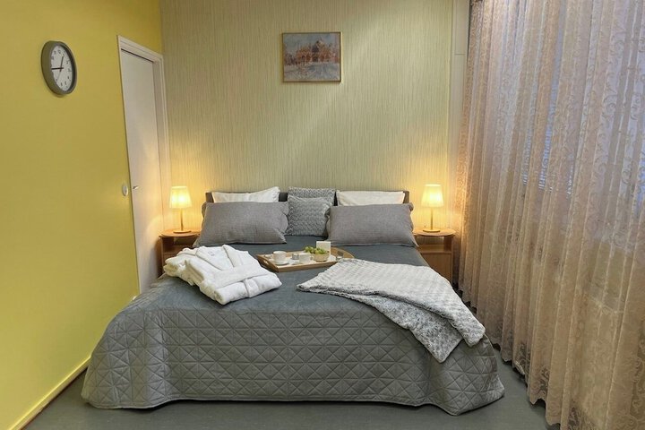 Room 18 of 108