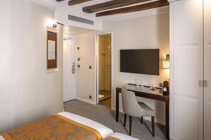 Room 58 of 83