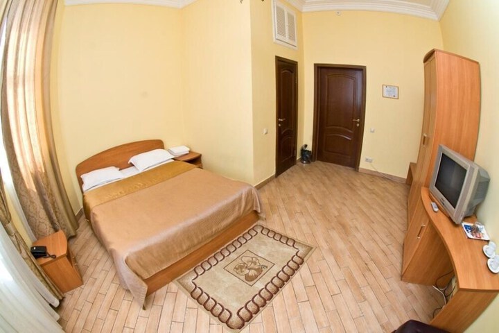 Room 7 of 79