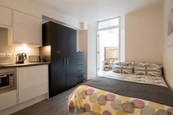 Room 10 of 66