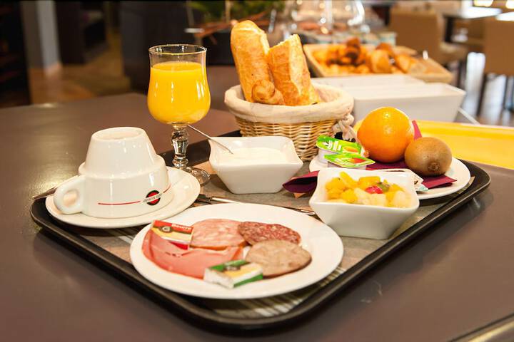 Breakfast/Coffee Service 67 of 92