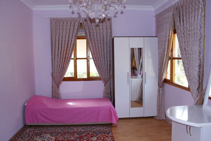 Room 25 of 27