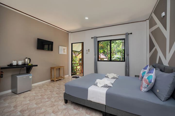 Room 3 of 39
