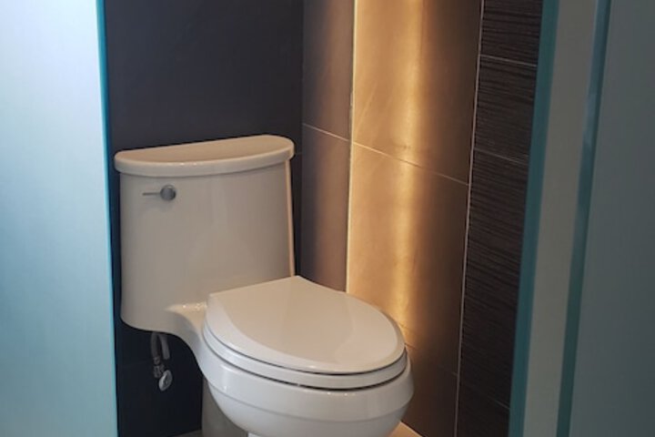 Room 53 of 82