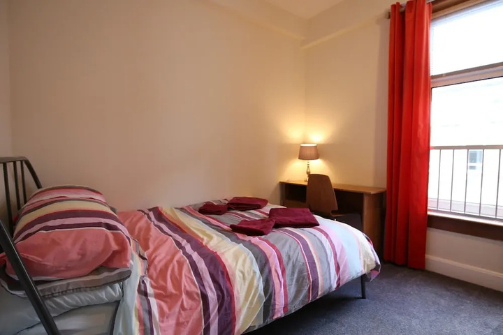Room 3 of 9