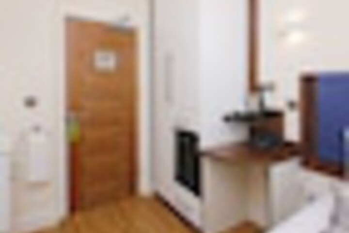 Room 50 of 171