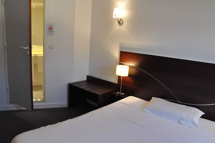 Room 37 of 98