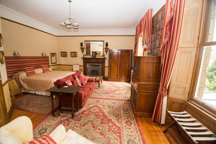Room 4 of 40