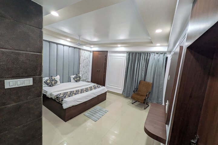 Room 17 of 30