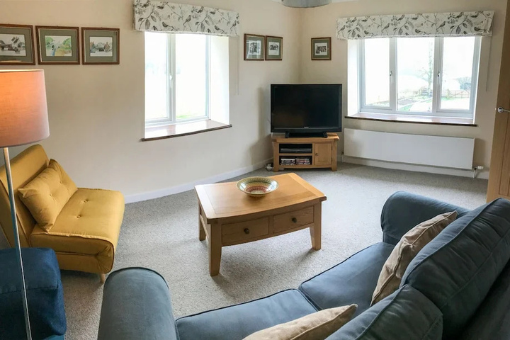 Room 4 of 17