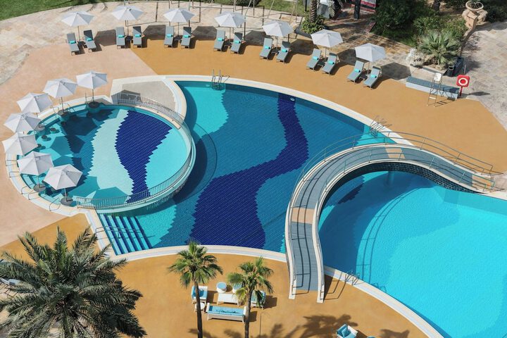 Pool 144 of 334