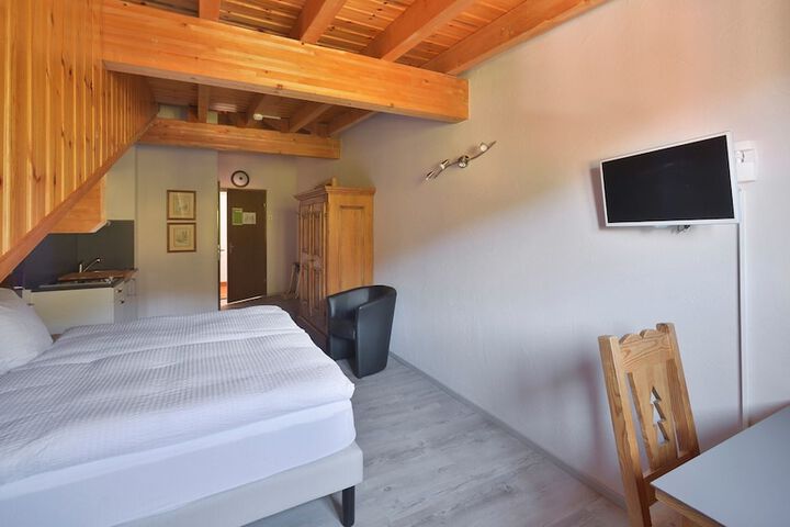 Room 4 of 52