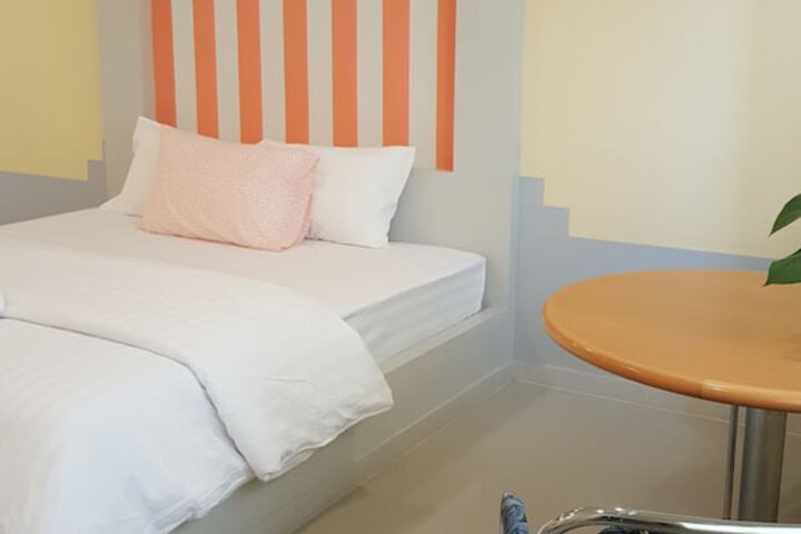 Room 48 of 92