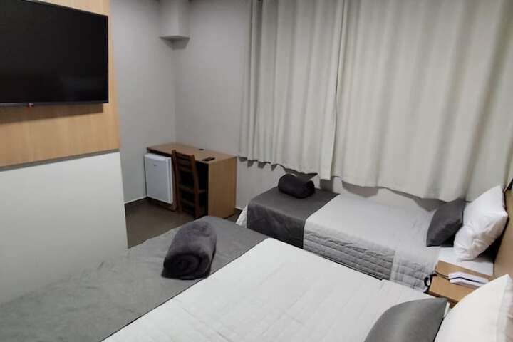 Room 12 of 34