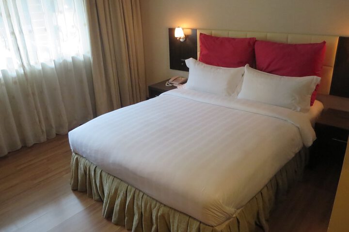 Room 10 of 40