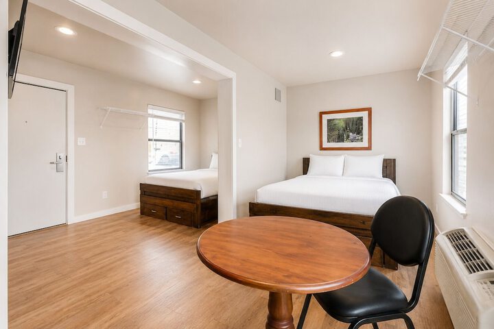 Room 16 of 37