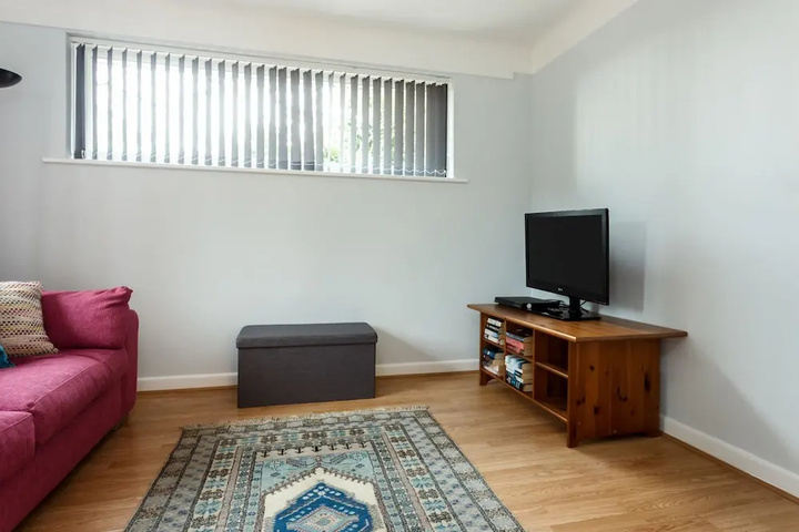 Room 9 of 20