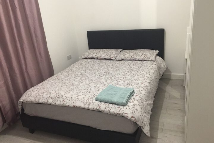 Room 3 of 6