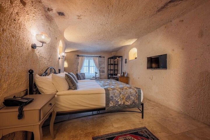 Room 10 of 86