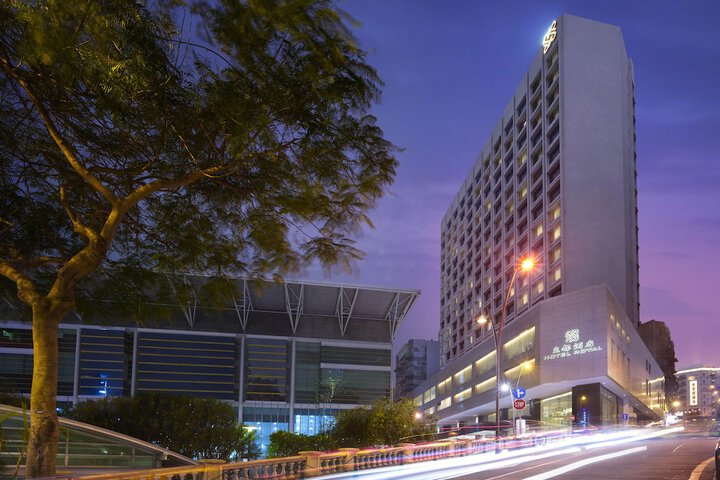 Hotel Exterior 73 of 75
