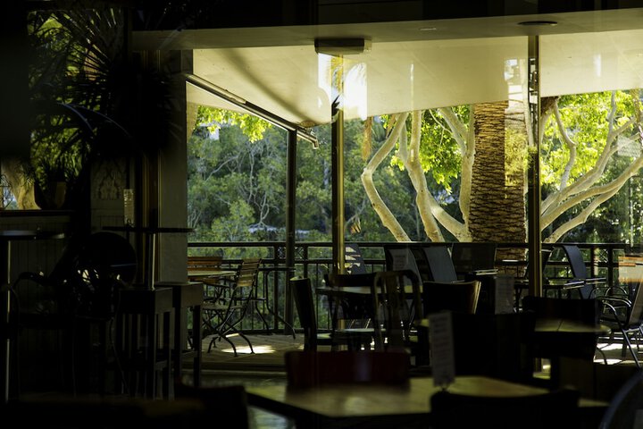Dining 32 of 47