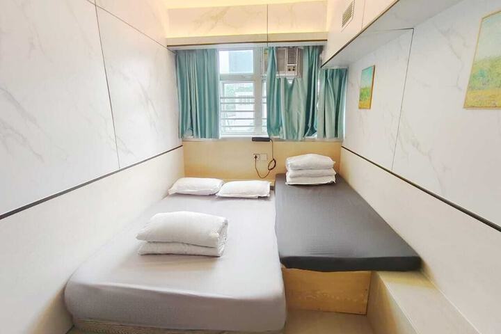 Room 27 of 69