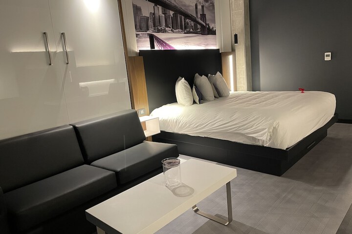 Room 14 of 36