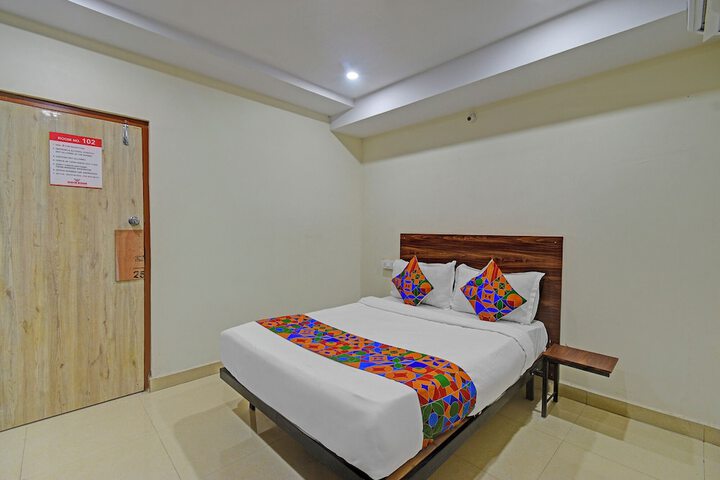 Room 17 of 25