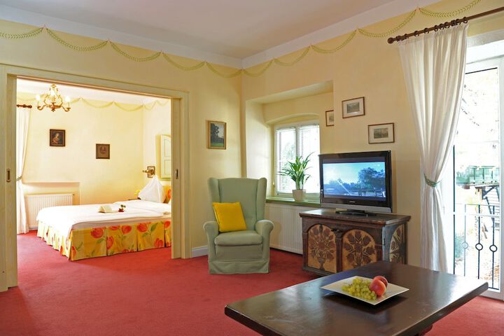 Room 14 of 37
