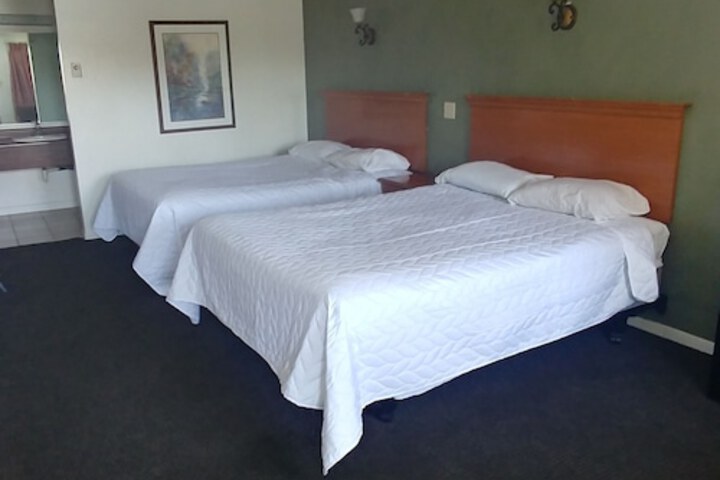 Room 12 of 32