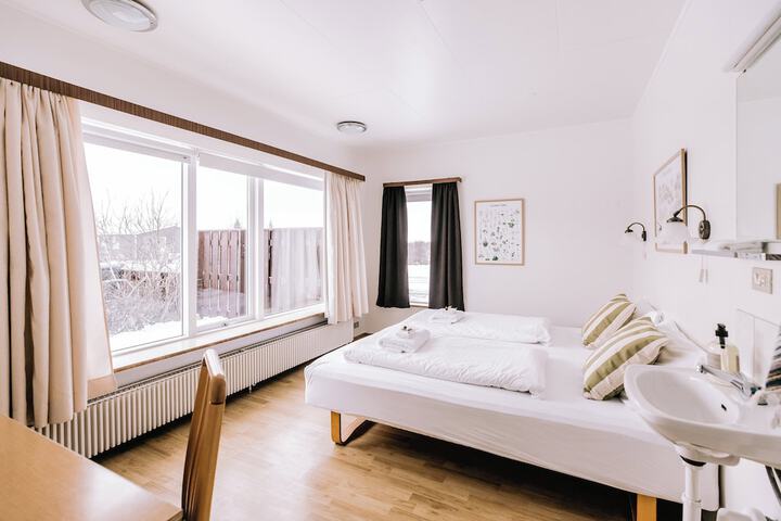Room 7 of 32
