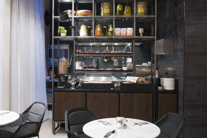 Dining 48 of 59