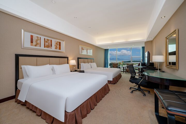 Room 4 of 72