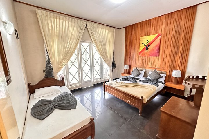 Room 11 of 28
