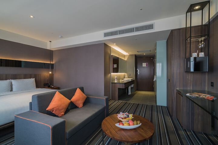 Room 34 of 108