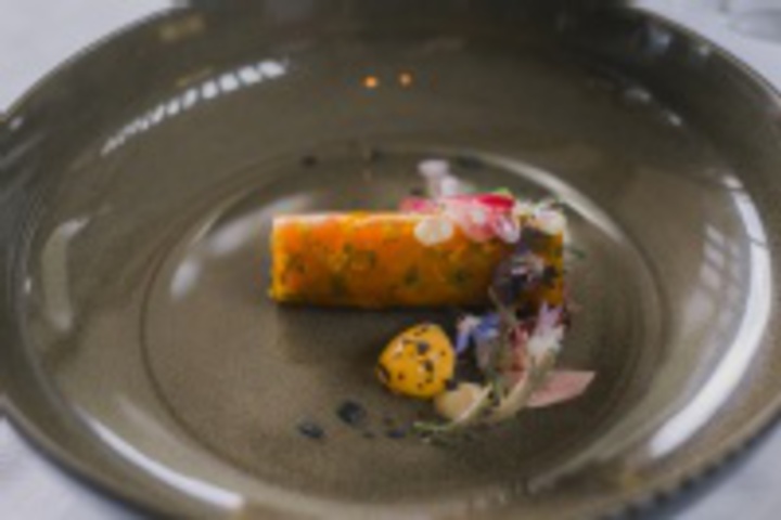 Dining 424 of 706