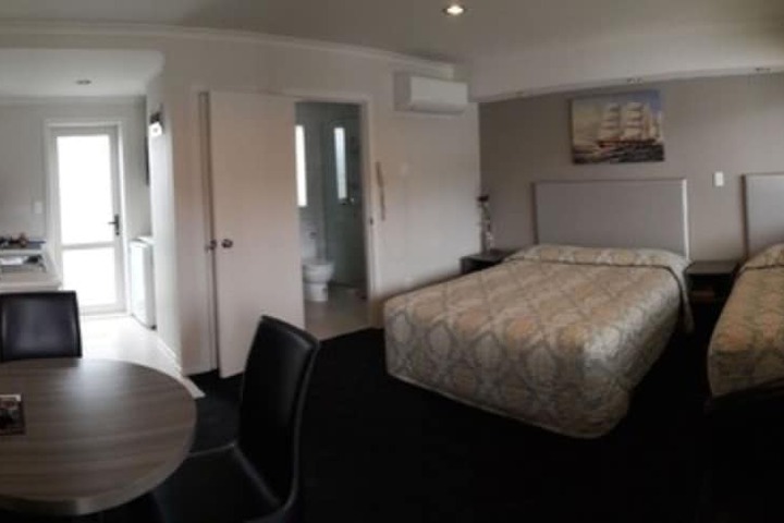 Room 4 of 23
