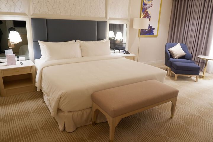 Room 18 of 42